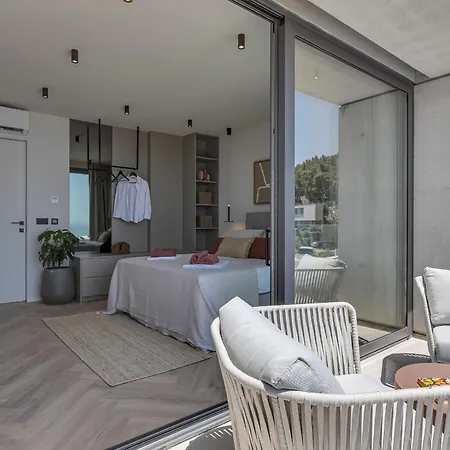 Fragment - Designer With Jacuzzi * Brela