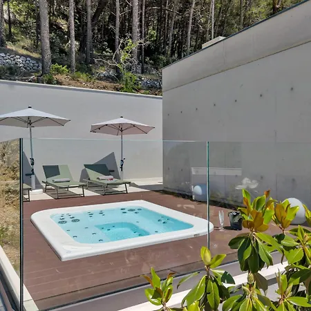 Fragment - Designer With Jacuzzi بريلا