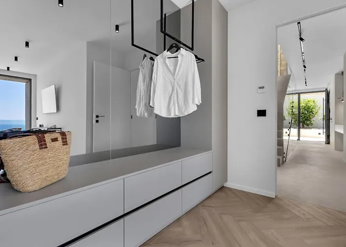 Fragment - Designer With Jacuzzi Villa